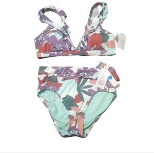 New! Swim suit Top size Large Bottoms size medium!